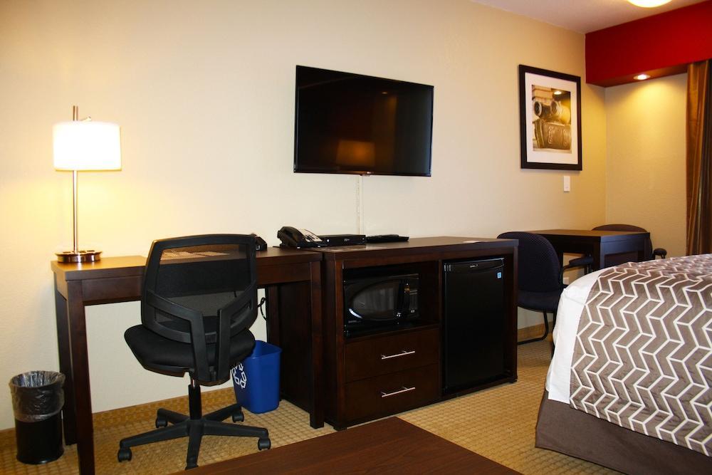 The Kanata Inns Invermere Εξωτερικό φωτογραφία