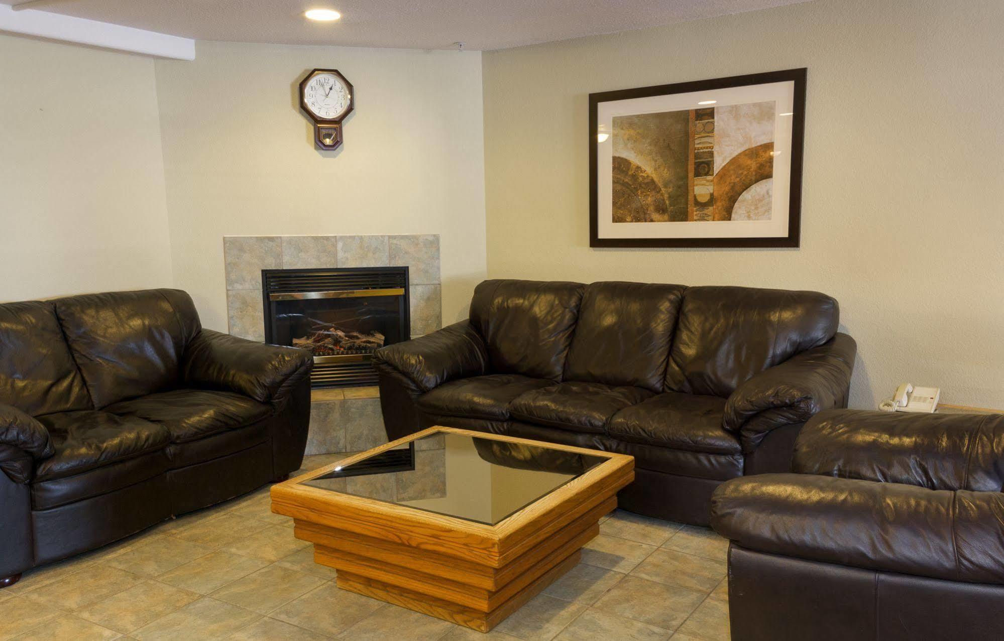 The Kanata Inns Invermere Εξωτερικό φωτογραφία