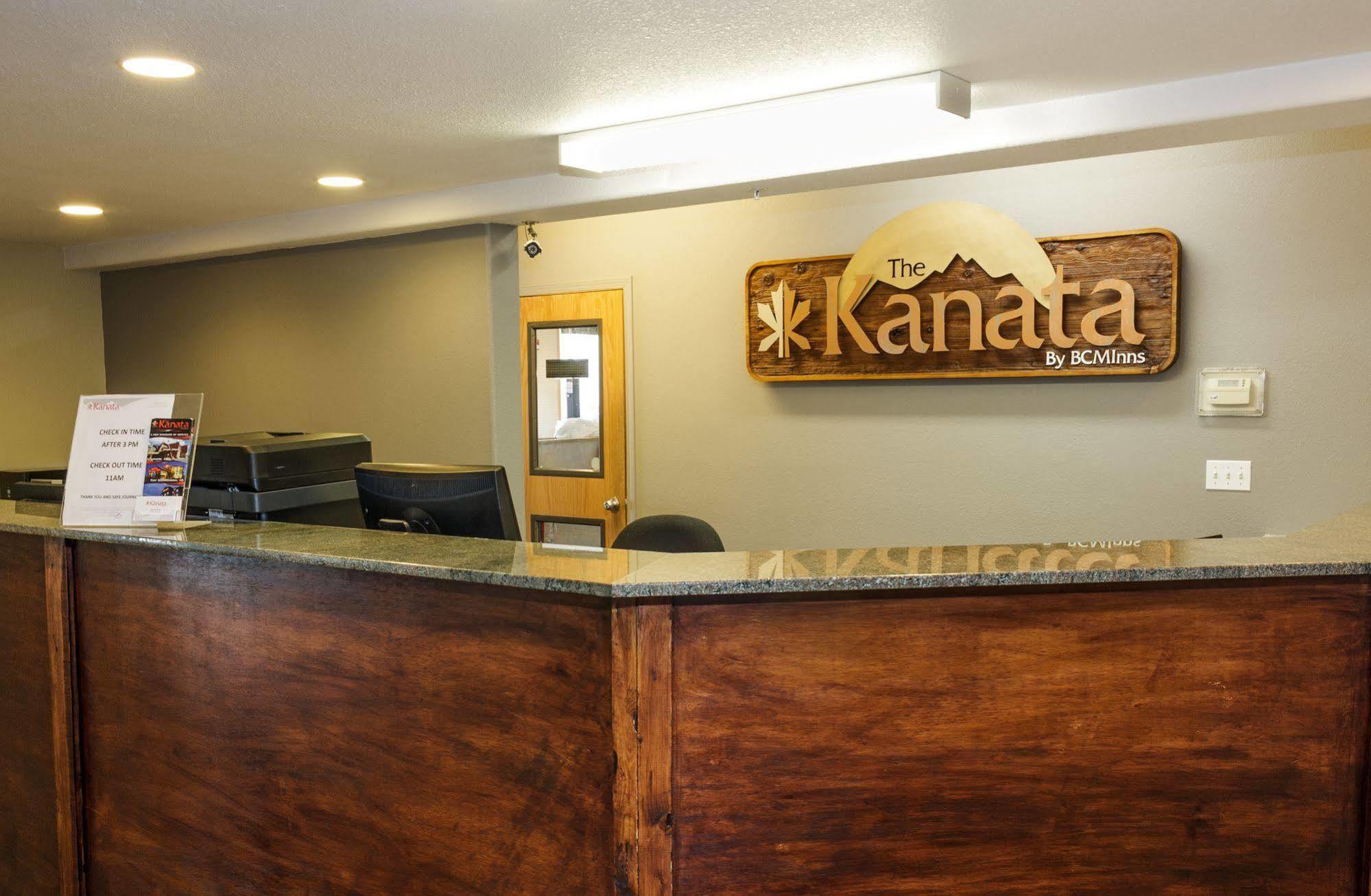 The Kanata Inns Invermere Εξωτερικό φωτογραφία