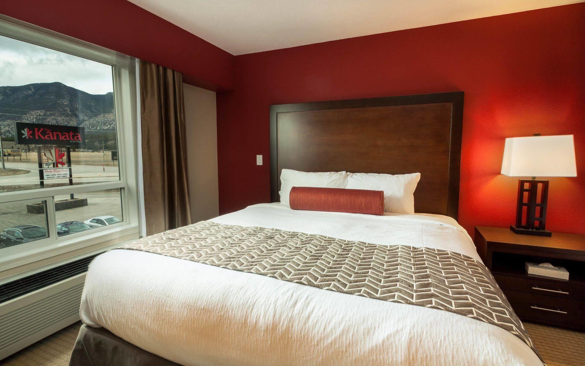 The Kanata Inns Invermere Εξωτερικό φωτογραφία
