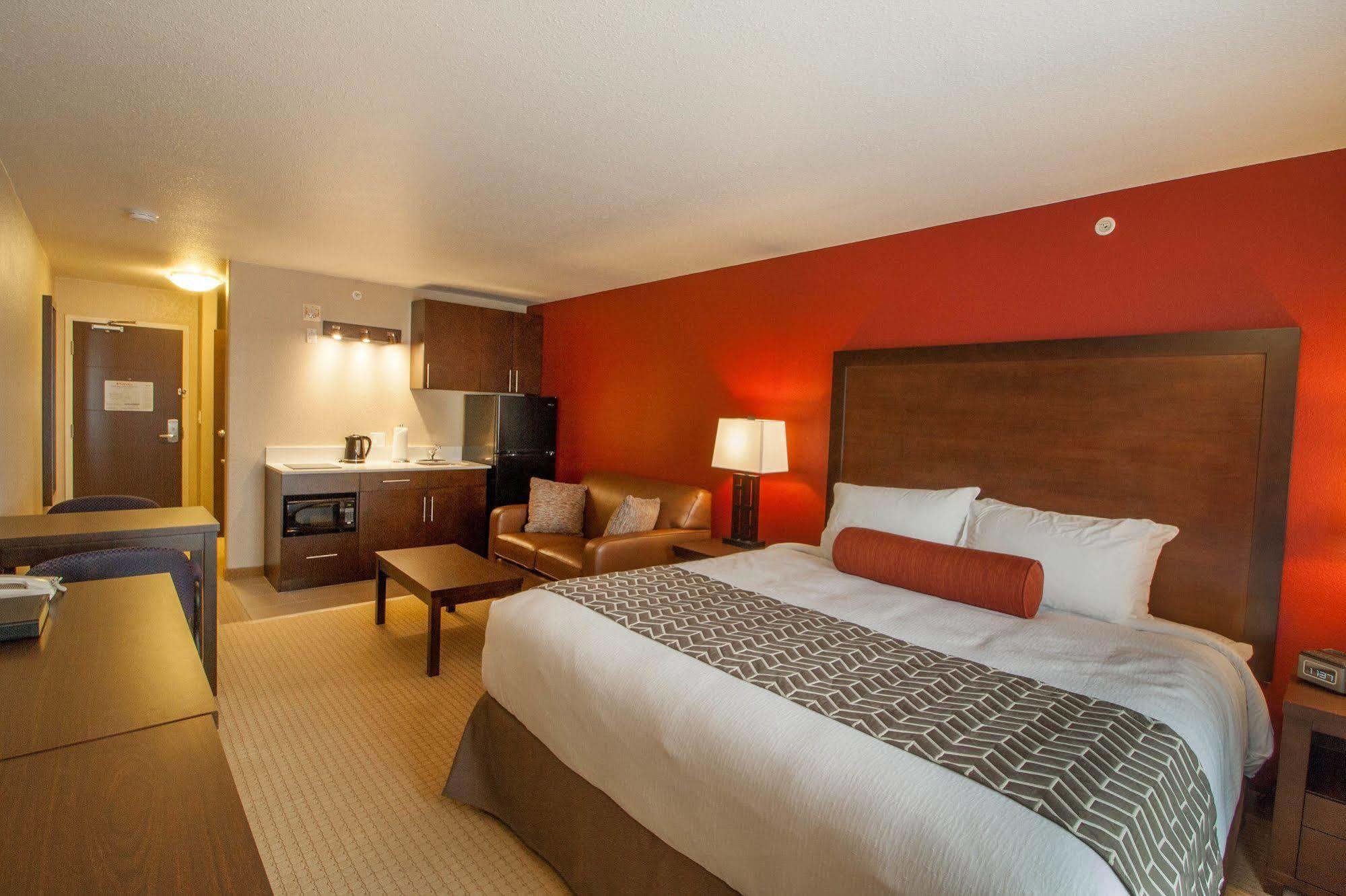 The Kanata Inns Invermere Εξωτερικό φωτογραφία