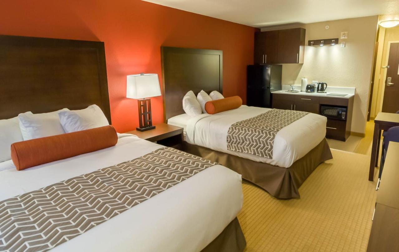 The Kanata Inns Invermere Εξωτερικό φωτογραφία