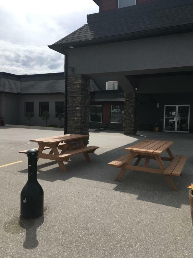 The Kanata Inns Invermere Εξωτερικό φωτογραφία