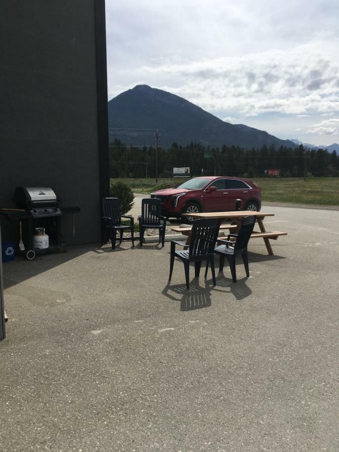 The Kanata Inns Invermere Εξωτερικό φωτογραφία