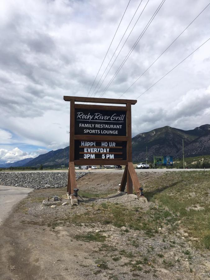 The Kanata Inns Invermere Εξωτερικό φωτογραφία