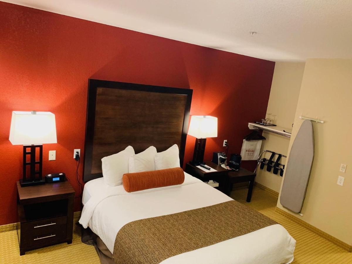 The Kanata Inns Invermere Εξωτερικό φωτογραφία